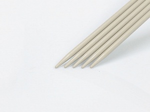 5.5 mm (US 9) Length: 30cm. Size: 5.5 mm (US 9) A set of 5 double-point knitting needles. Brand Ice Yarns, acs-1070