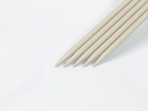 9 mm (US 13) Length: 30cm. Size: 9 mm (US 13) A set of 5 double-point knitting needles. Brand Ice Yarns, acs-1074 