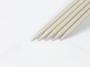 10 mm (US 15) Length: 30cm. Size: 10 mm (US 15) A set of 5 double-point knitting needles. Brand Ice Yarns, acs-1075